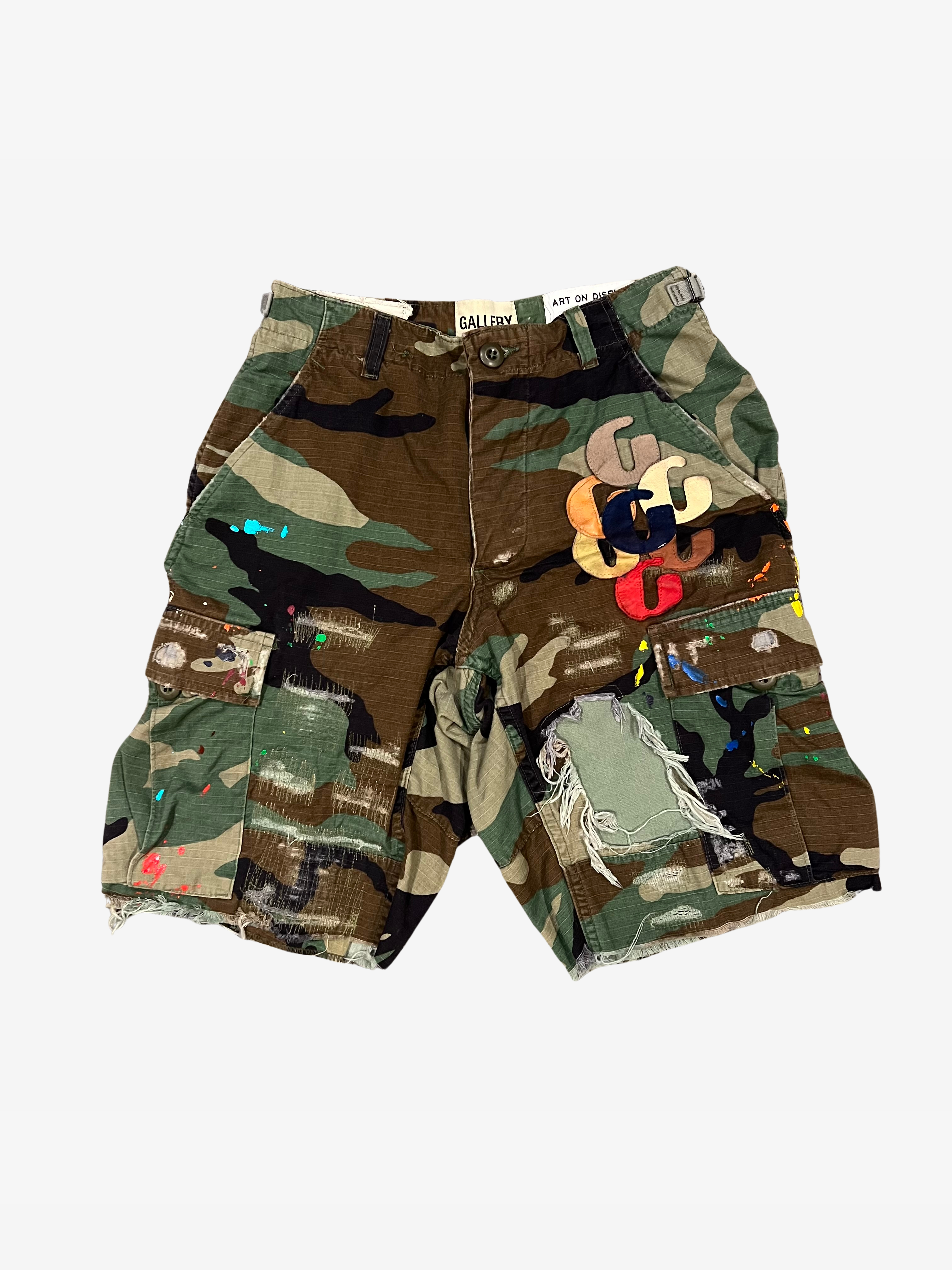 Pantalones cortos cargo con parche de camuflaje de 10 G y salpicaduras de pintura
