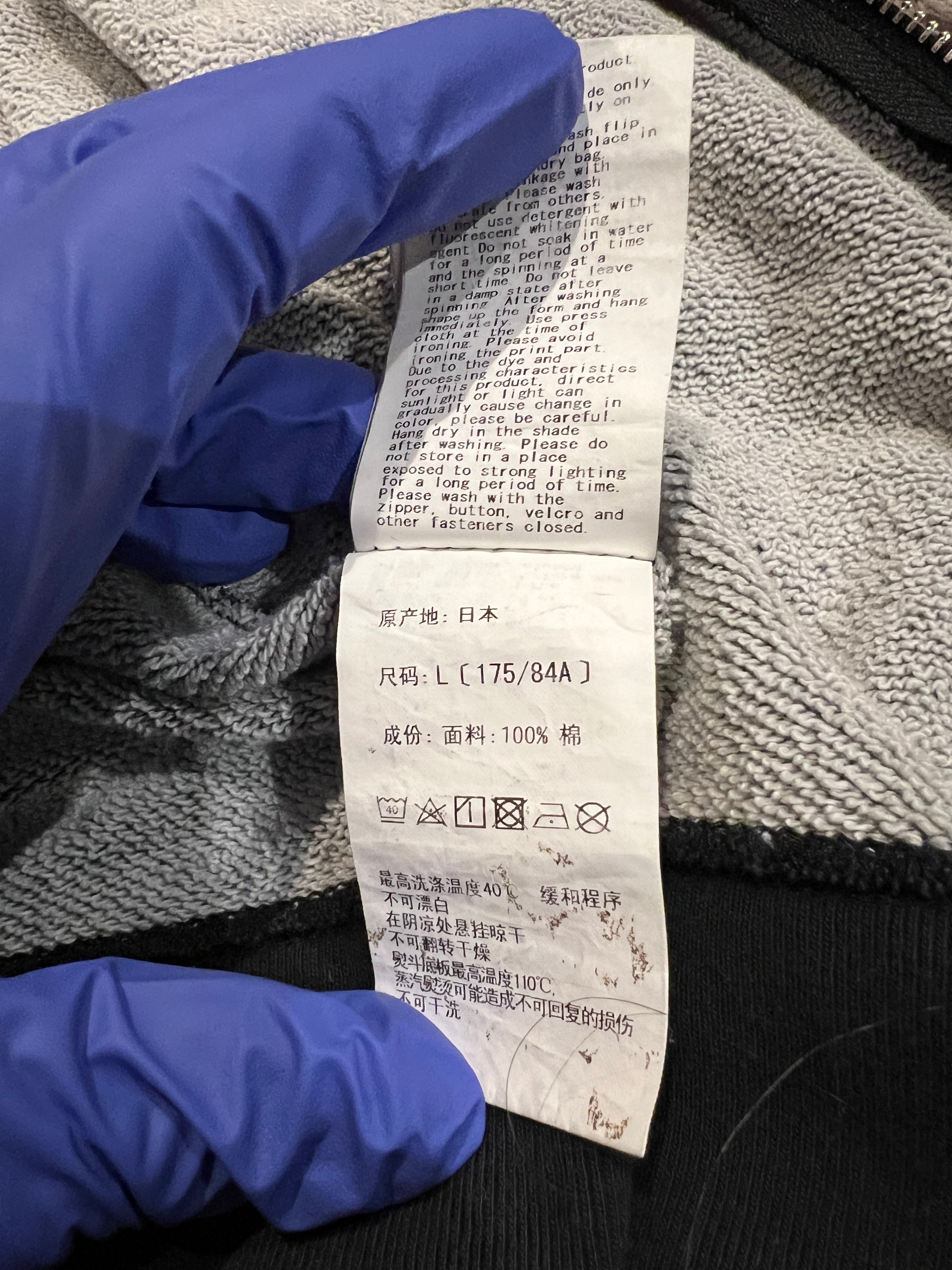 Pantalones de cuero con parche de cruz del cementerio, color negro 18