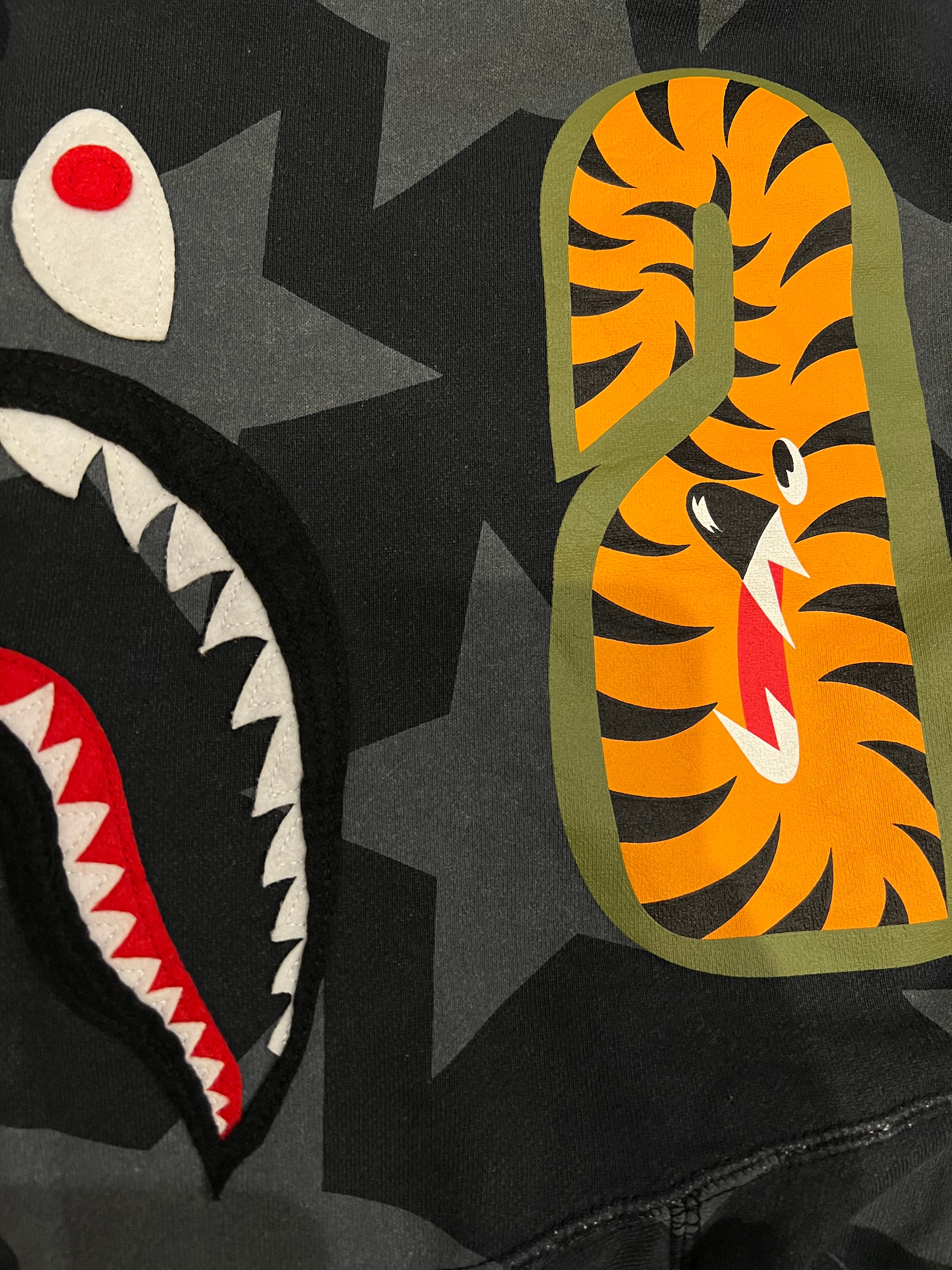 Pantalones de cuero con parche de cruz del cementerio, color negro 18