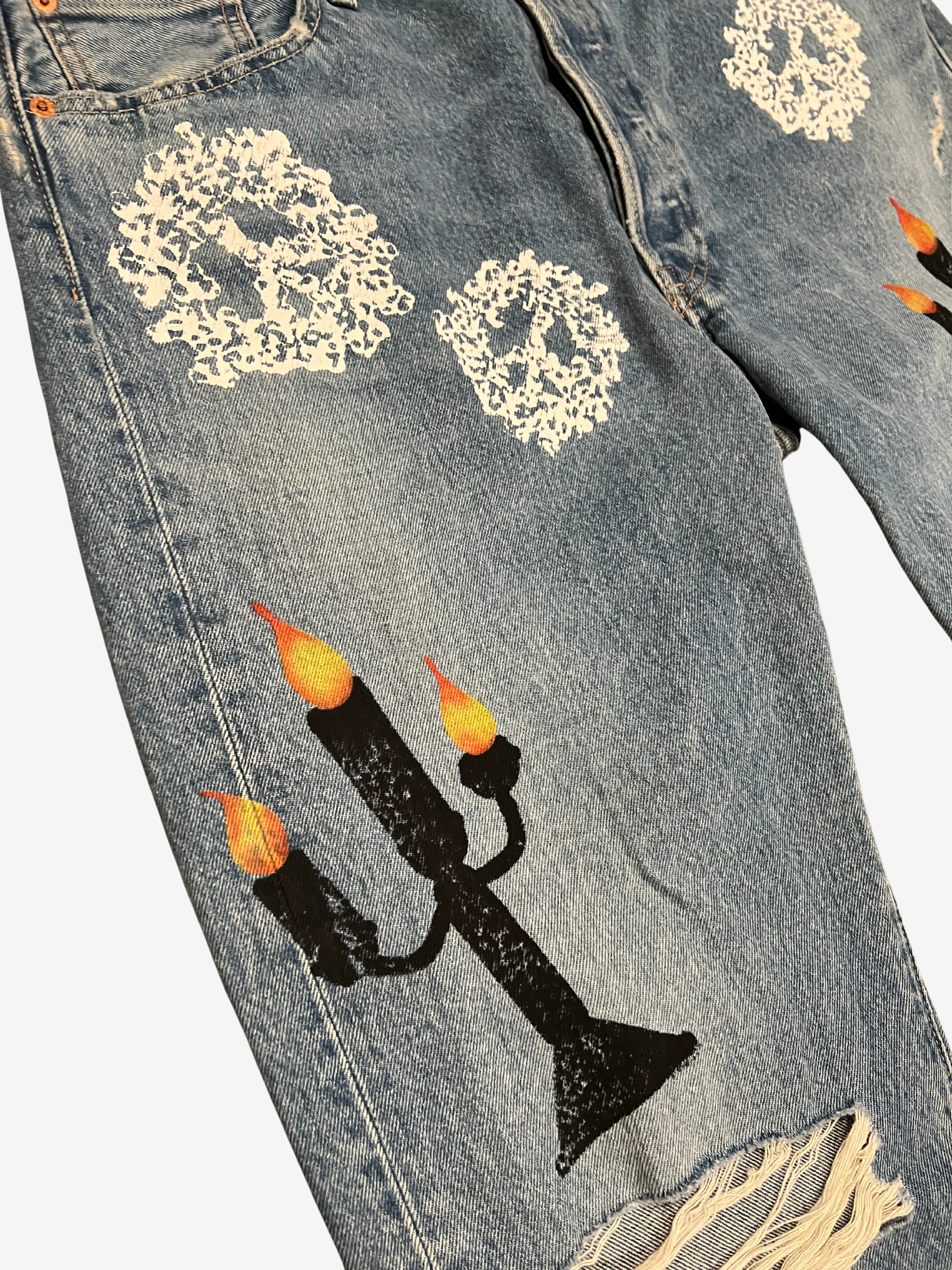 Pantalones de cuero con parche de cruz del cementerio, color negro 18