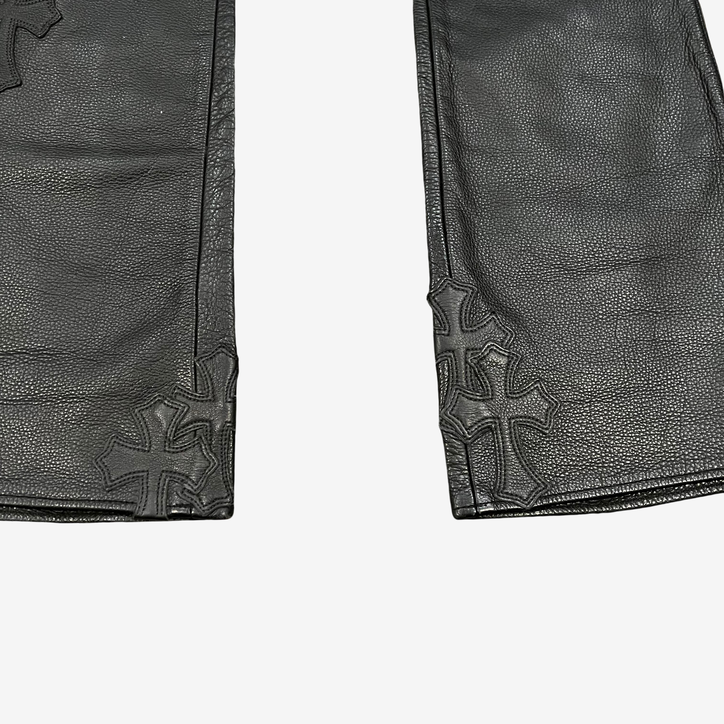 Pantalones de cuero con parche de cruz del cementerio, color negro 18 