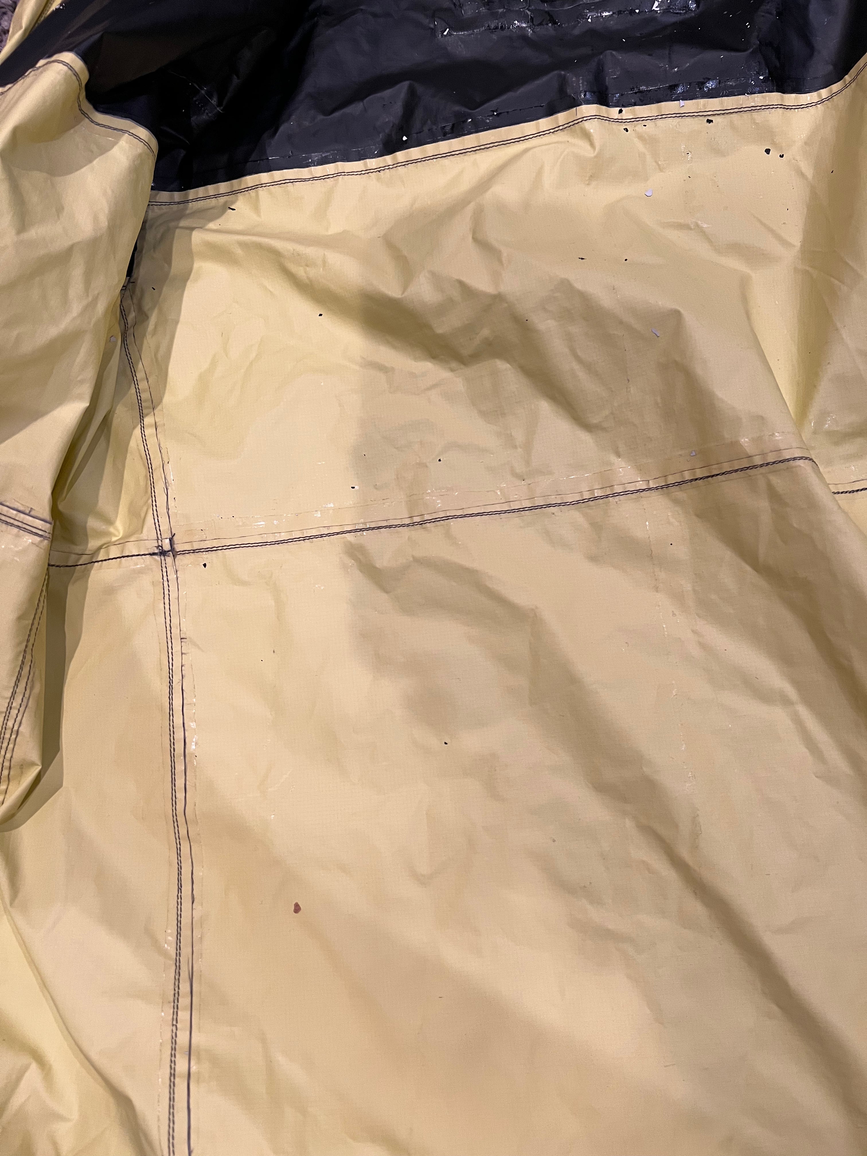 Pantalones de cuero con parche de cruz del cementerio, color negro 18 