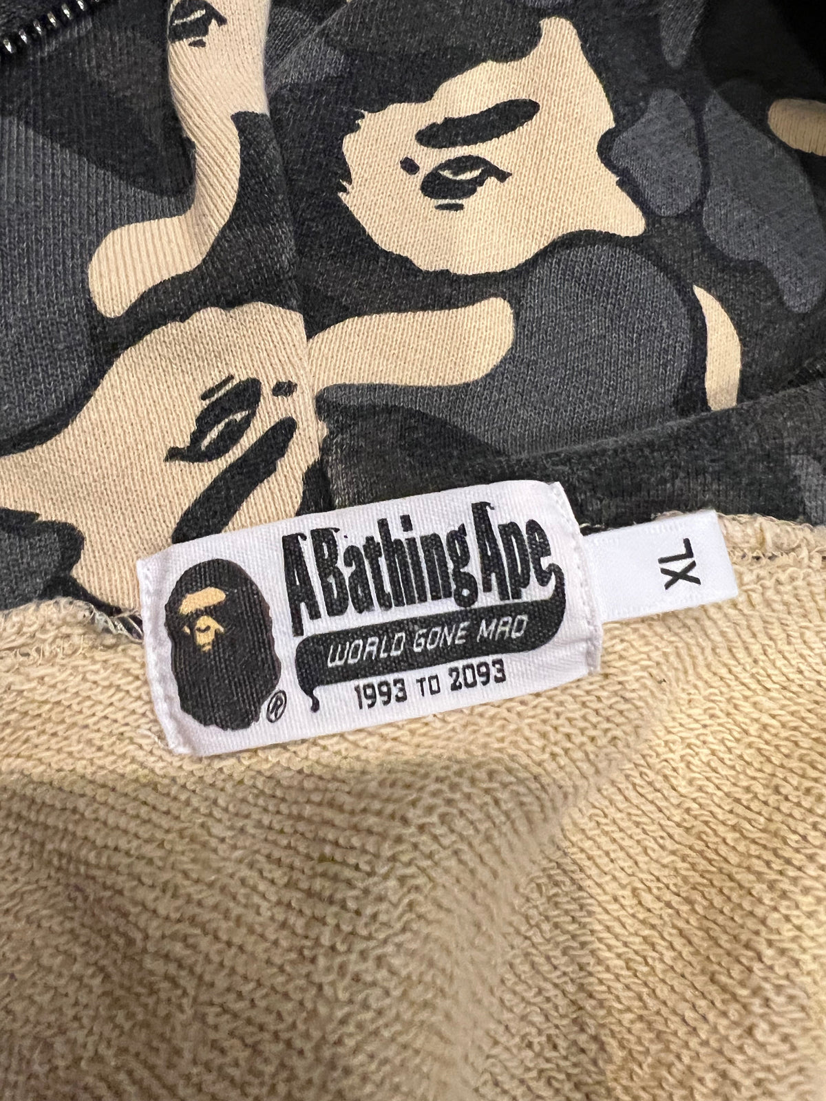 BAPE Black/Gold 2024 NYC Madison Store Exclusive Camo Full Zip Up Shark Hoodie 9